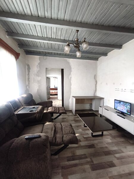Calugareni casa de inchiriat, 1600 mp teren